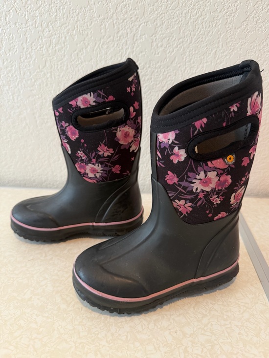 Bogs Other - Pretty floral Classic Painter Bogs Boots size 12